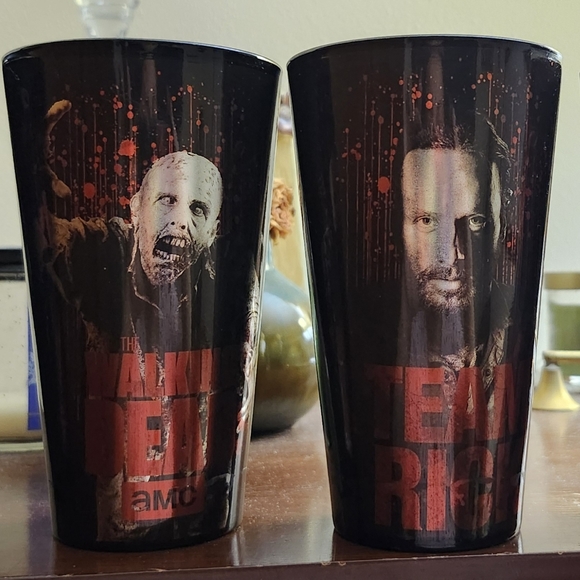 The Walking Dead glass set - Picture 3 of 6